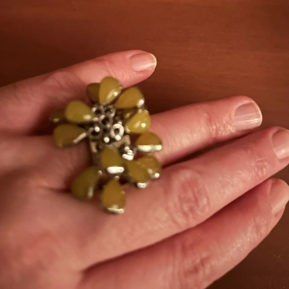 Fashion Ring Women Preowned VGC - Picture 3 of 3